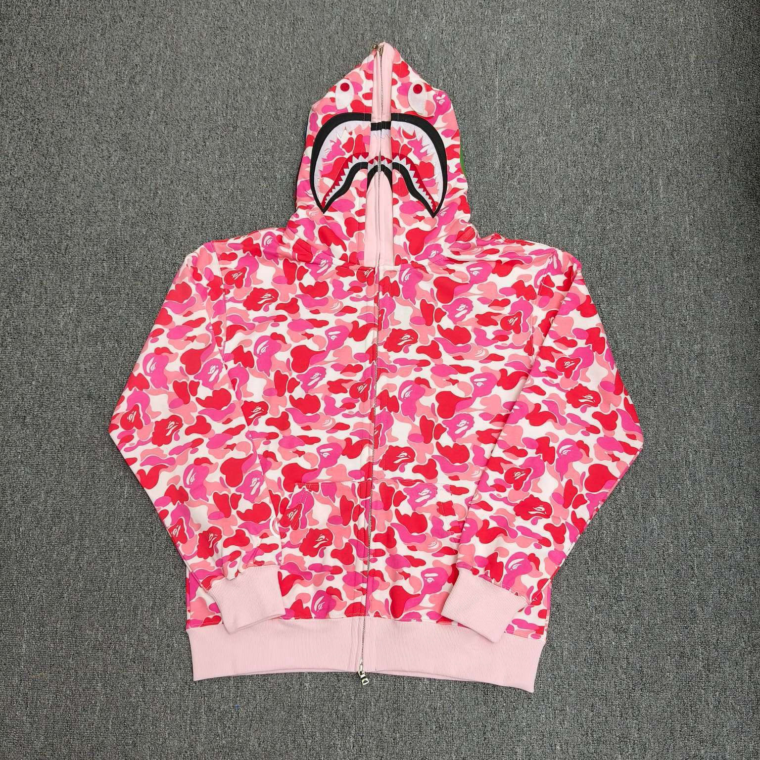 BAPE Hoodie — 22c5aa09 Angle 1