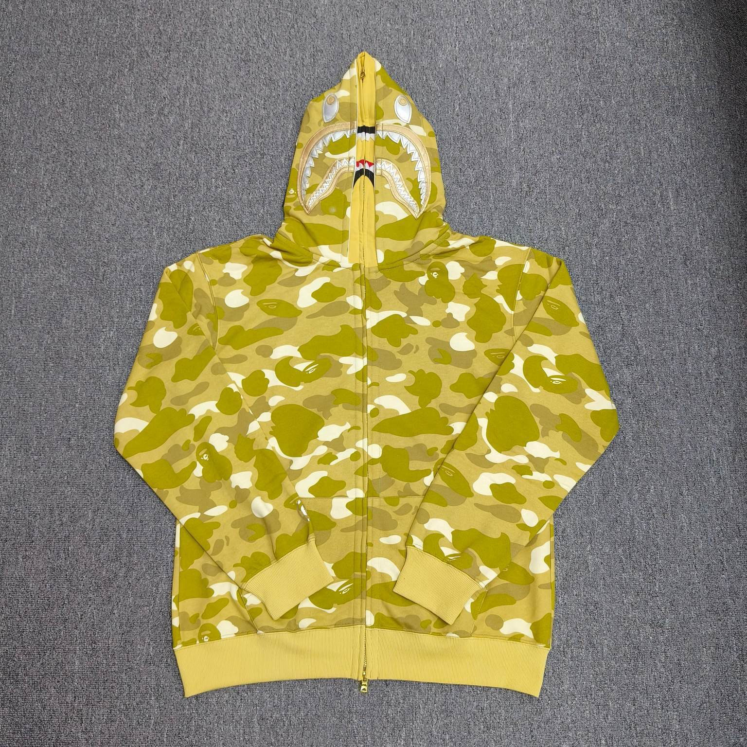 BAPE Hoodie — 576b5627 Angle 1