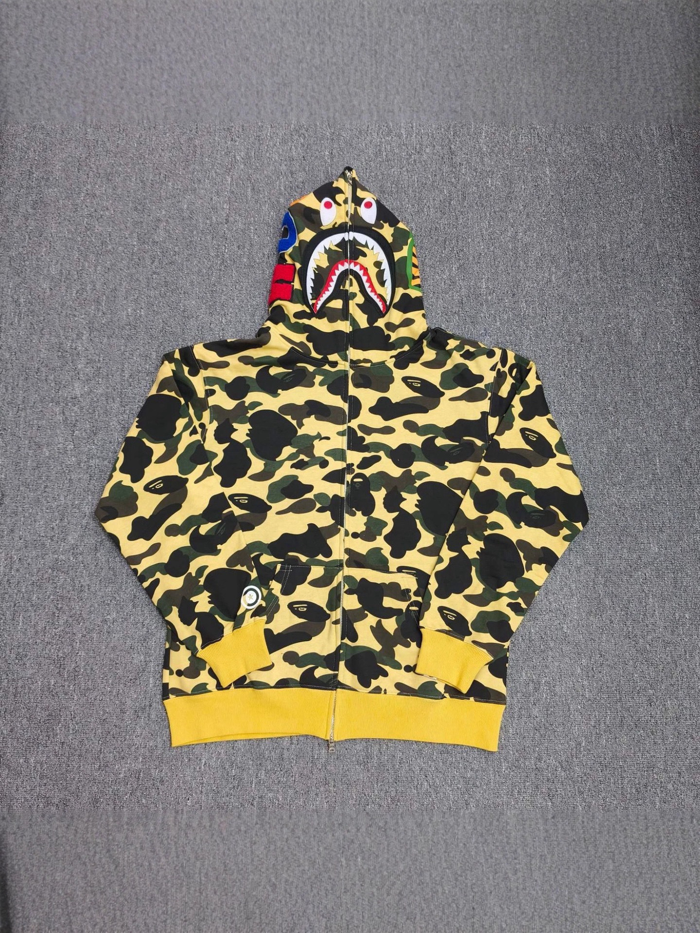 BAPE Hoodie — d8b02b52 Angle 1