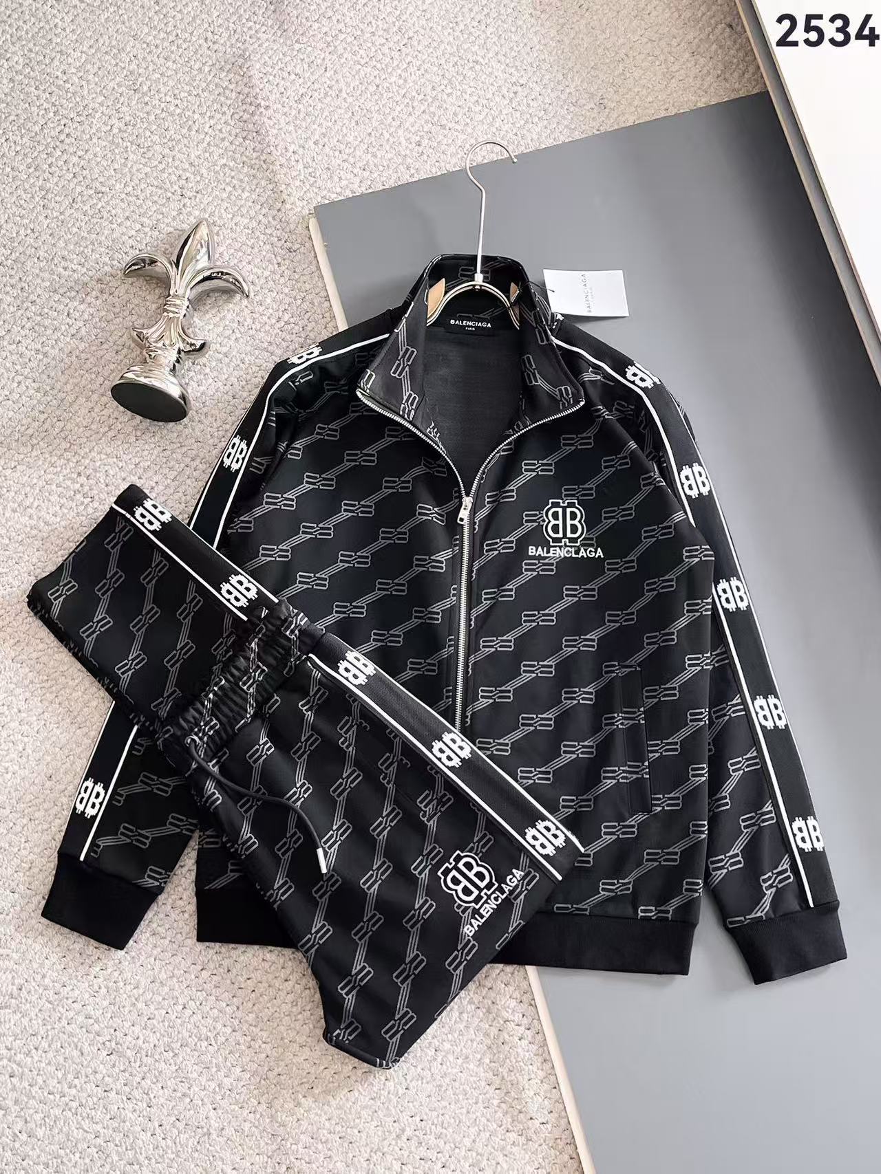 Balenciaga Hoodie — 13cea0b7 Angle 1