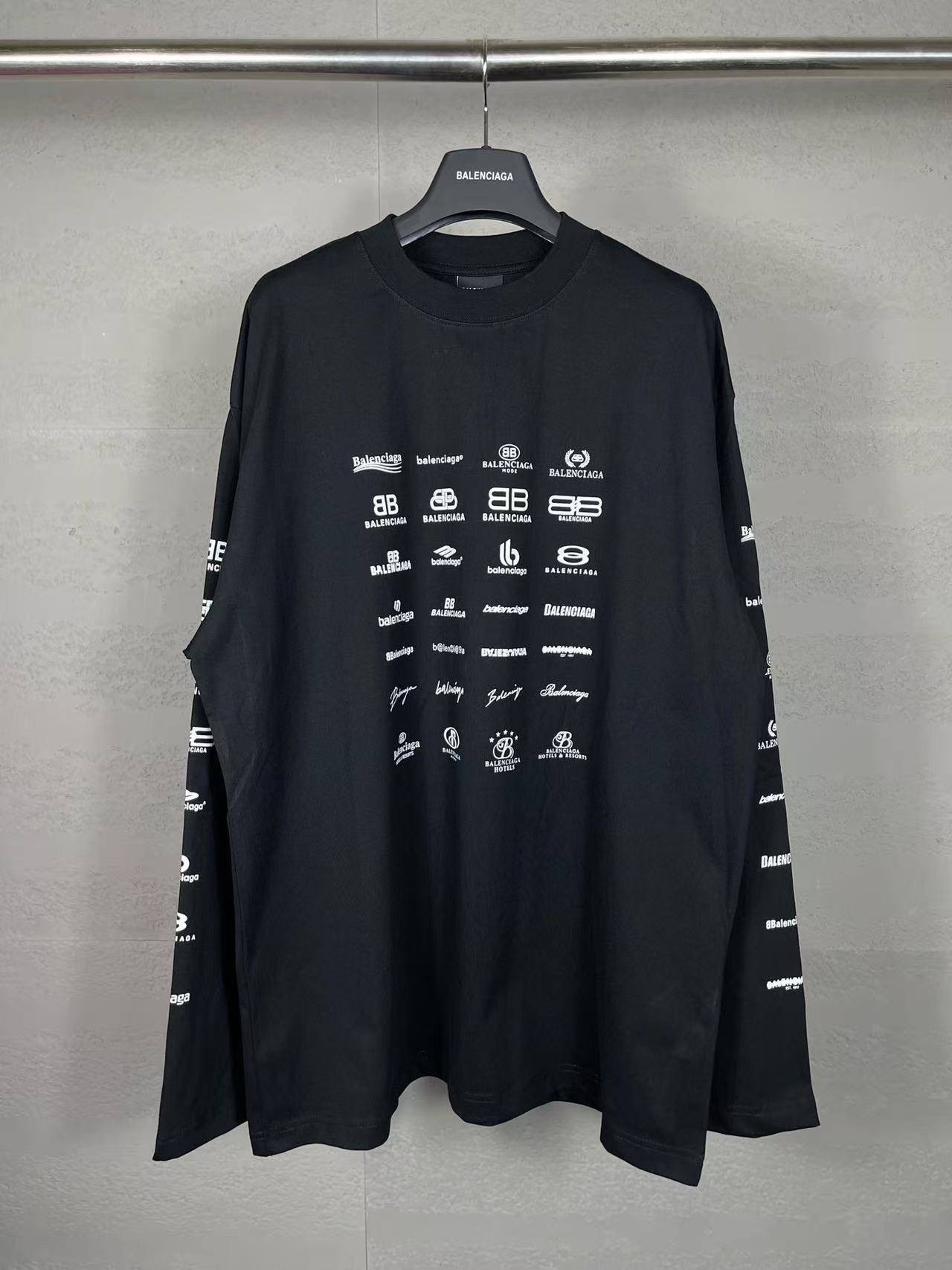 Balenciaga Hoodie — 54937fbe Angle 1