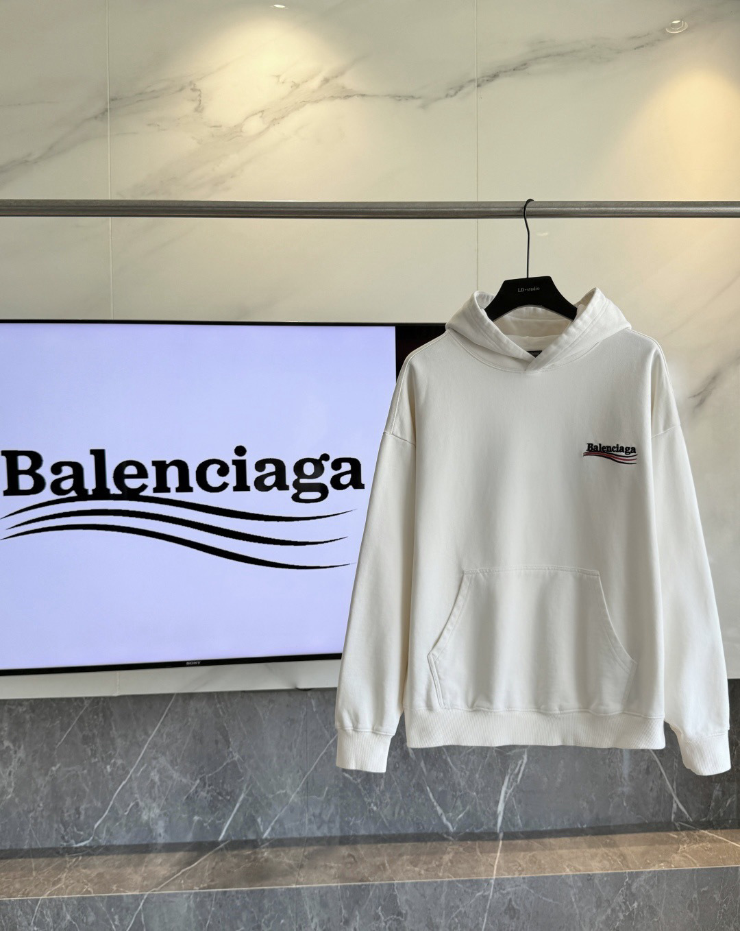 Balenciaga Hoodie — 5d86e7b2 Angle 1