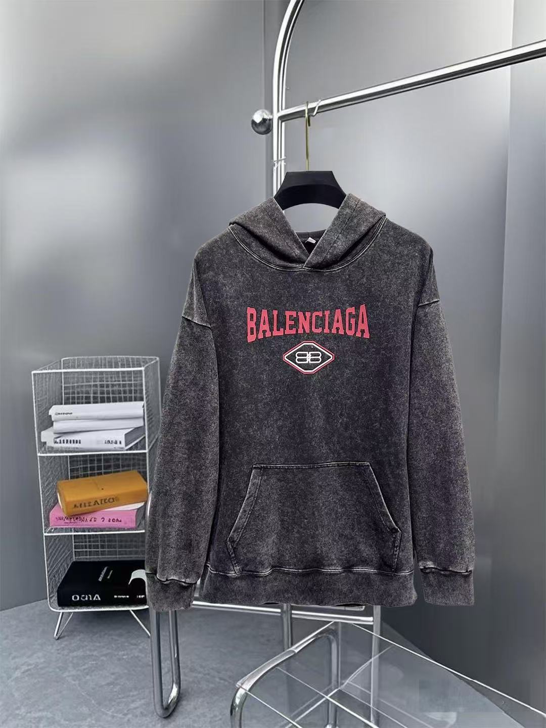 Balenciaga Hoodie — 65b1c5cf Angle 1