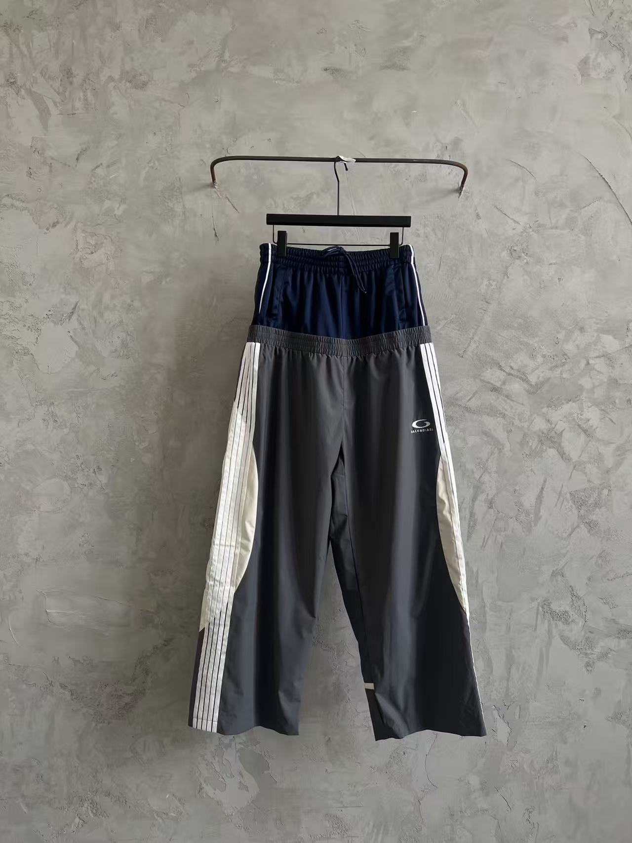 Balenciaga Hoodie — 9af01066 Angle 1