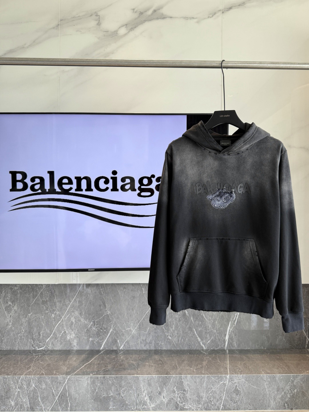 Balenciaga Hoodie — d6211d53 Angle 1