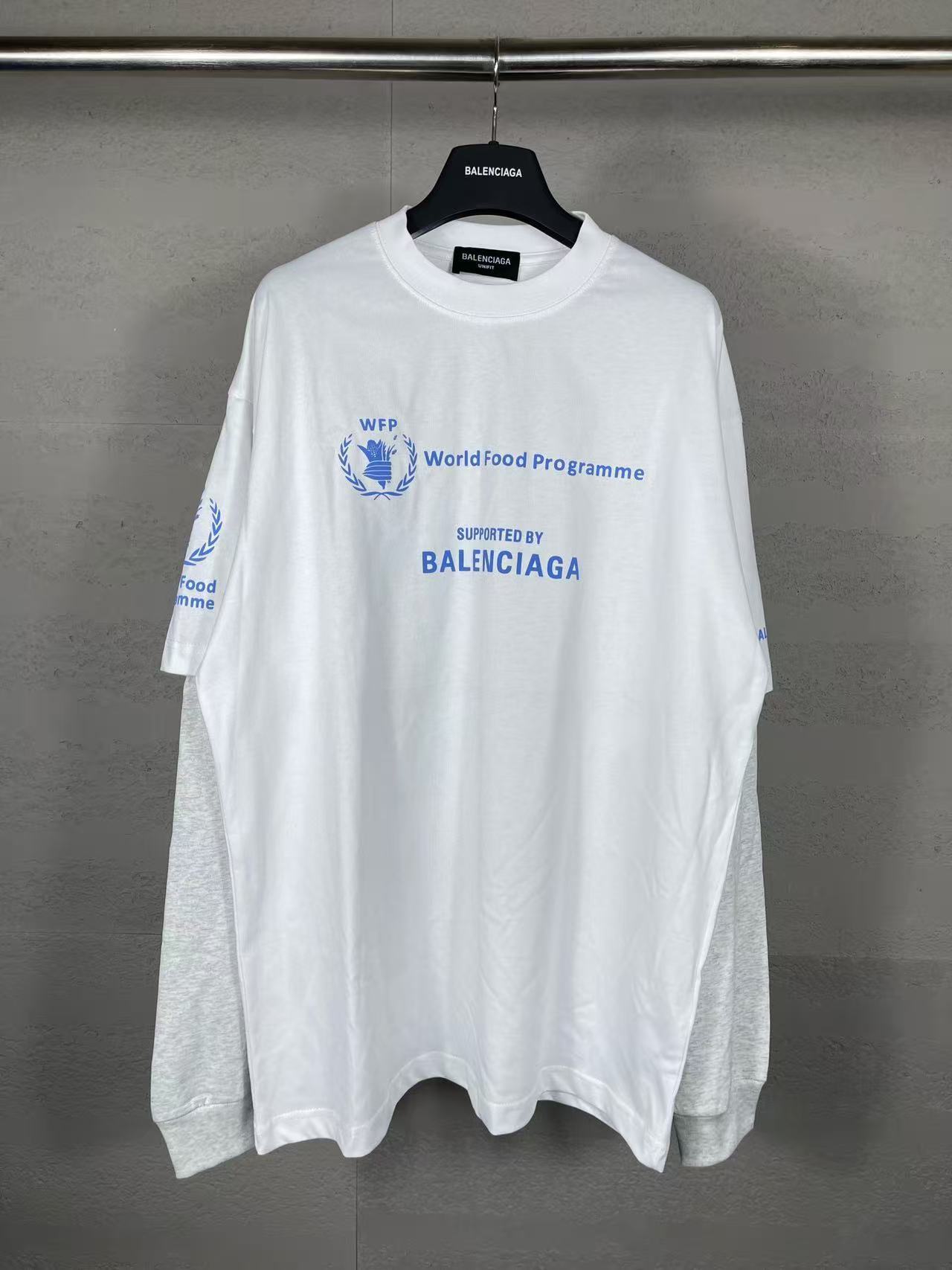 Balenciaga Hoodie — fcdfddf4 Angle 1