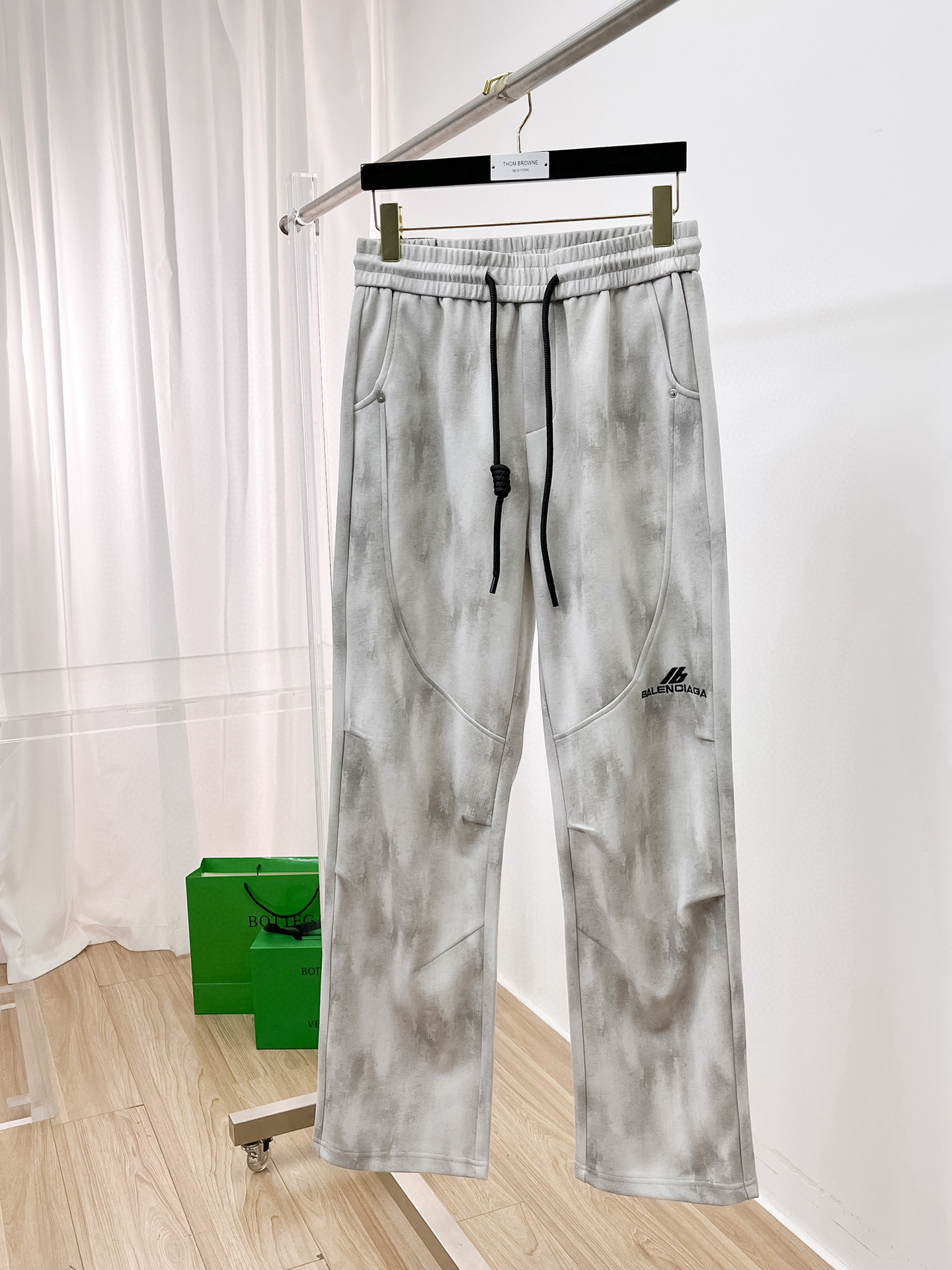 Balenciaga Pants — 10304fa9 Angle 1