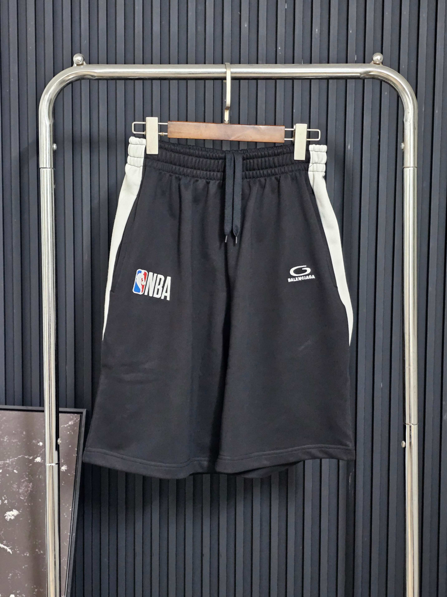 Balenciaga Pants — 21419393 Angle 1