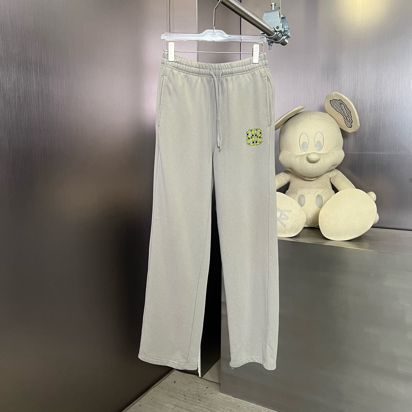 Balenciaga Pants — 3733bea4 Angle 1