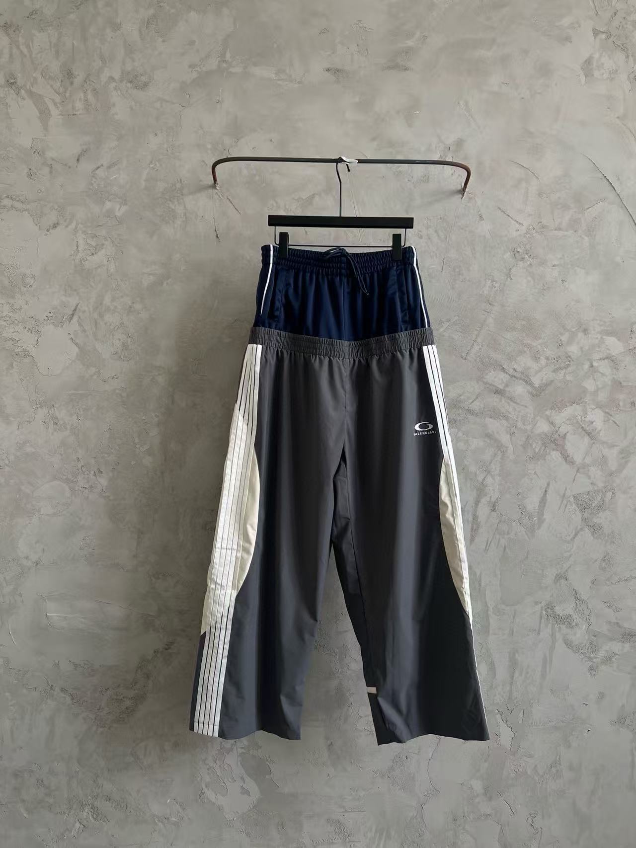 Balenciaga Pants — 671ab1bd Angle 1