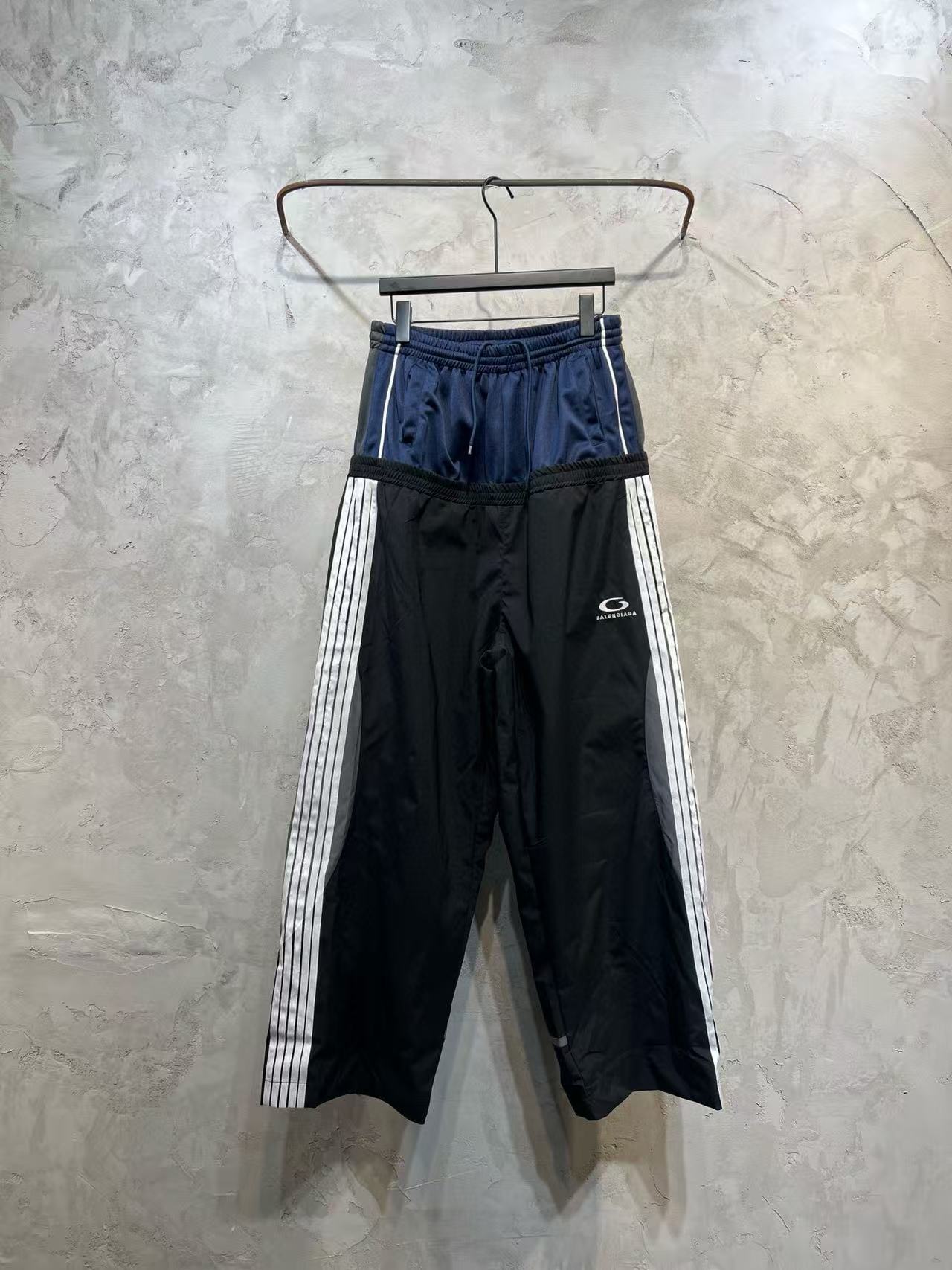 Balenciaga Pants — 6cae3fd2 Angle 1