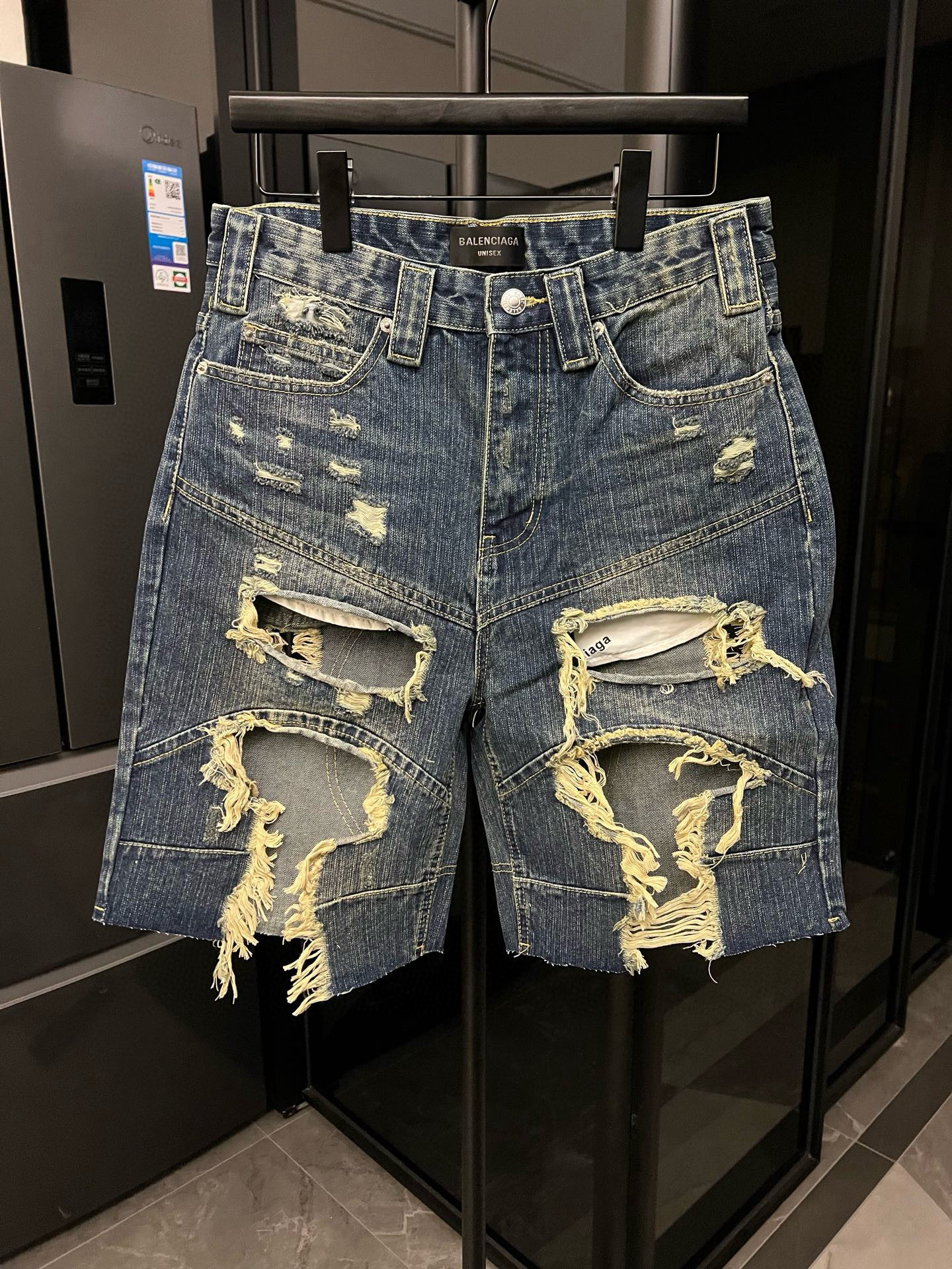 Balenciaga Pants — 88af7623 Angle 1