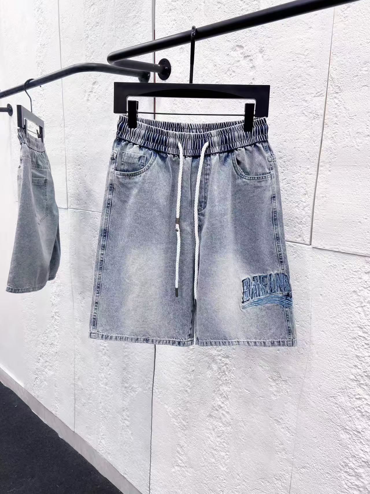 Balenciaga Pants — 9b5bc81f Angle 1