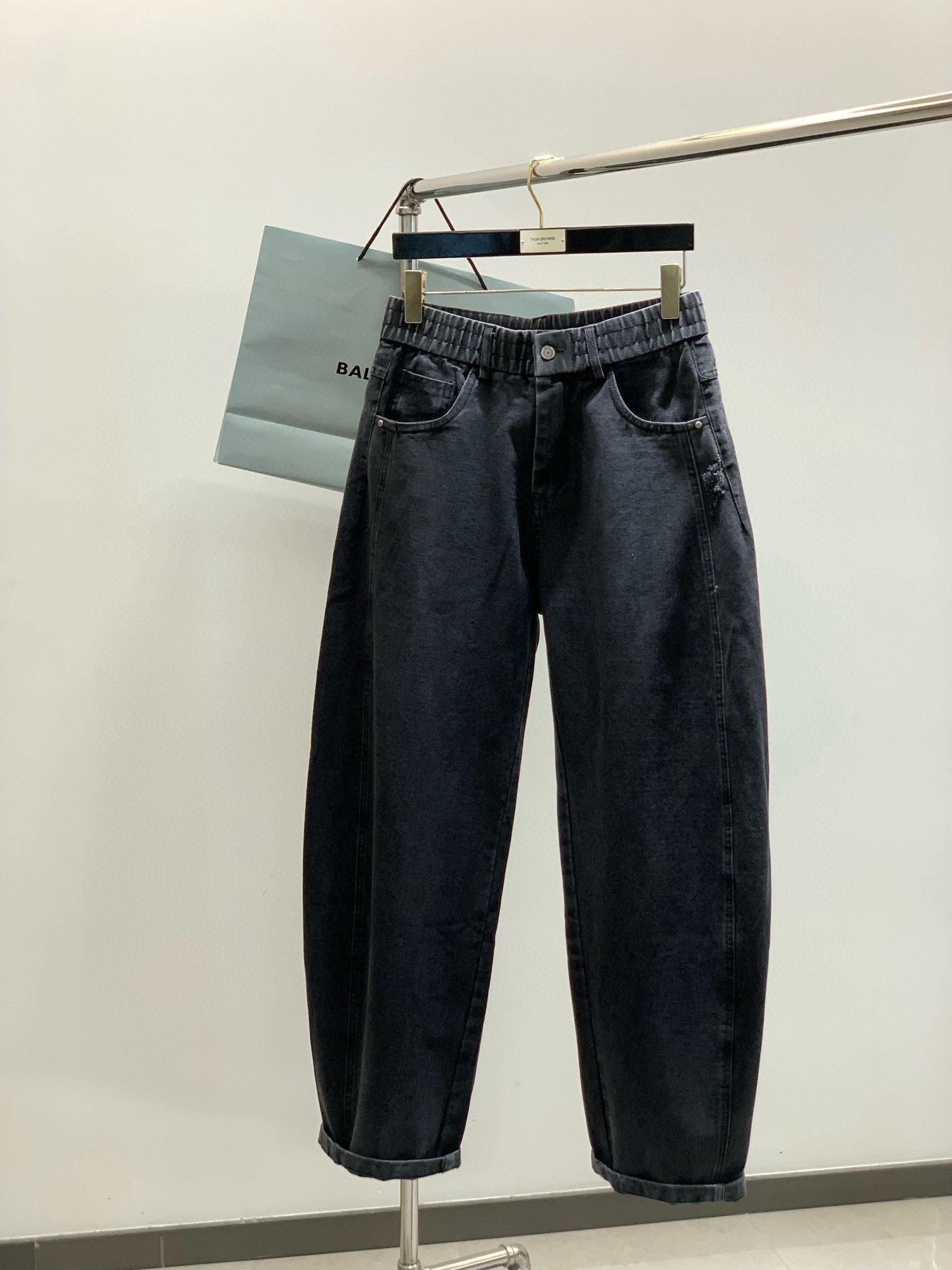 Balenciaga Pants — b5def90d Angle 1