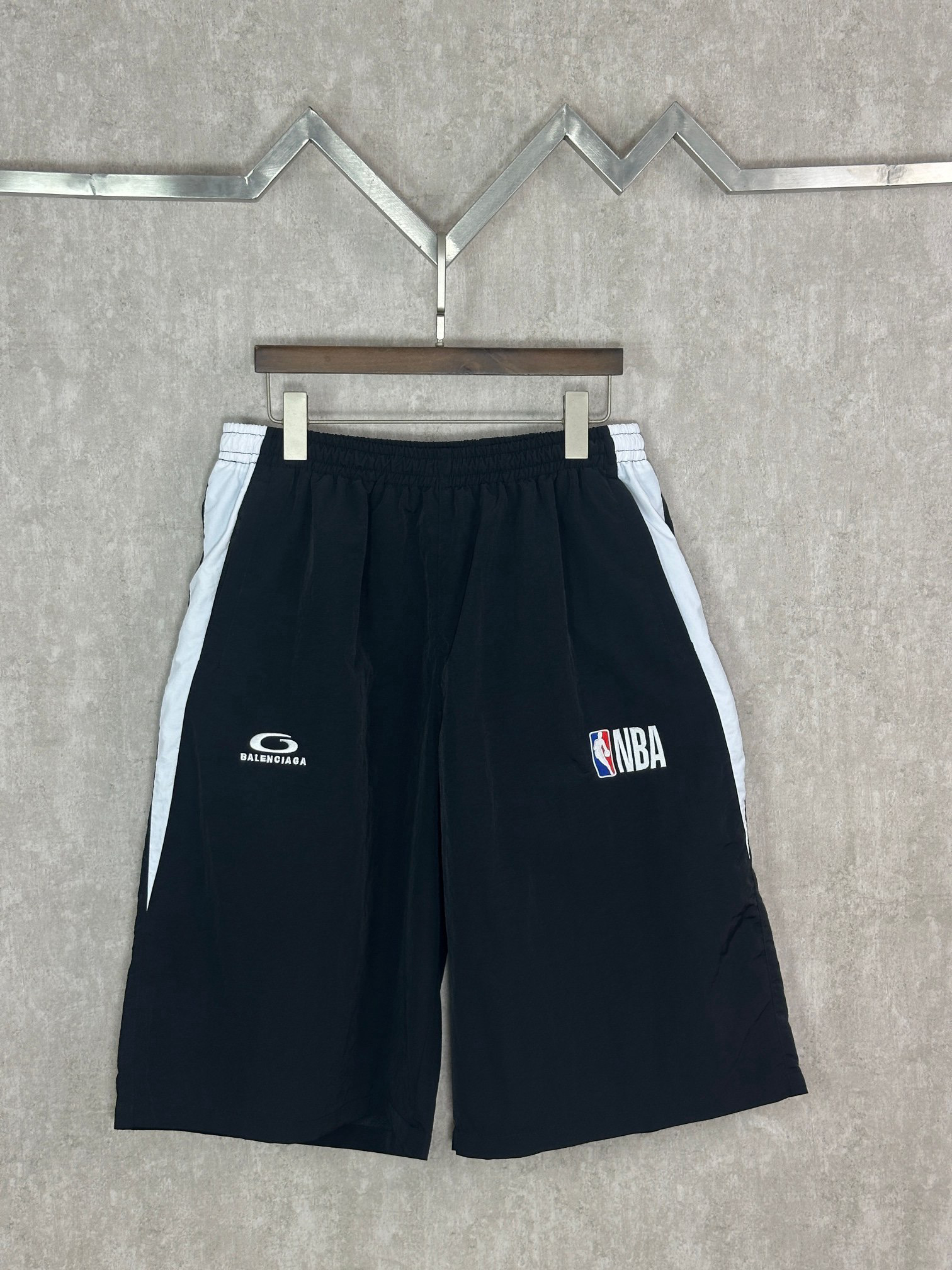 Balenciaga Pants — dcb4b335 Angle 1