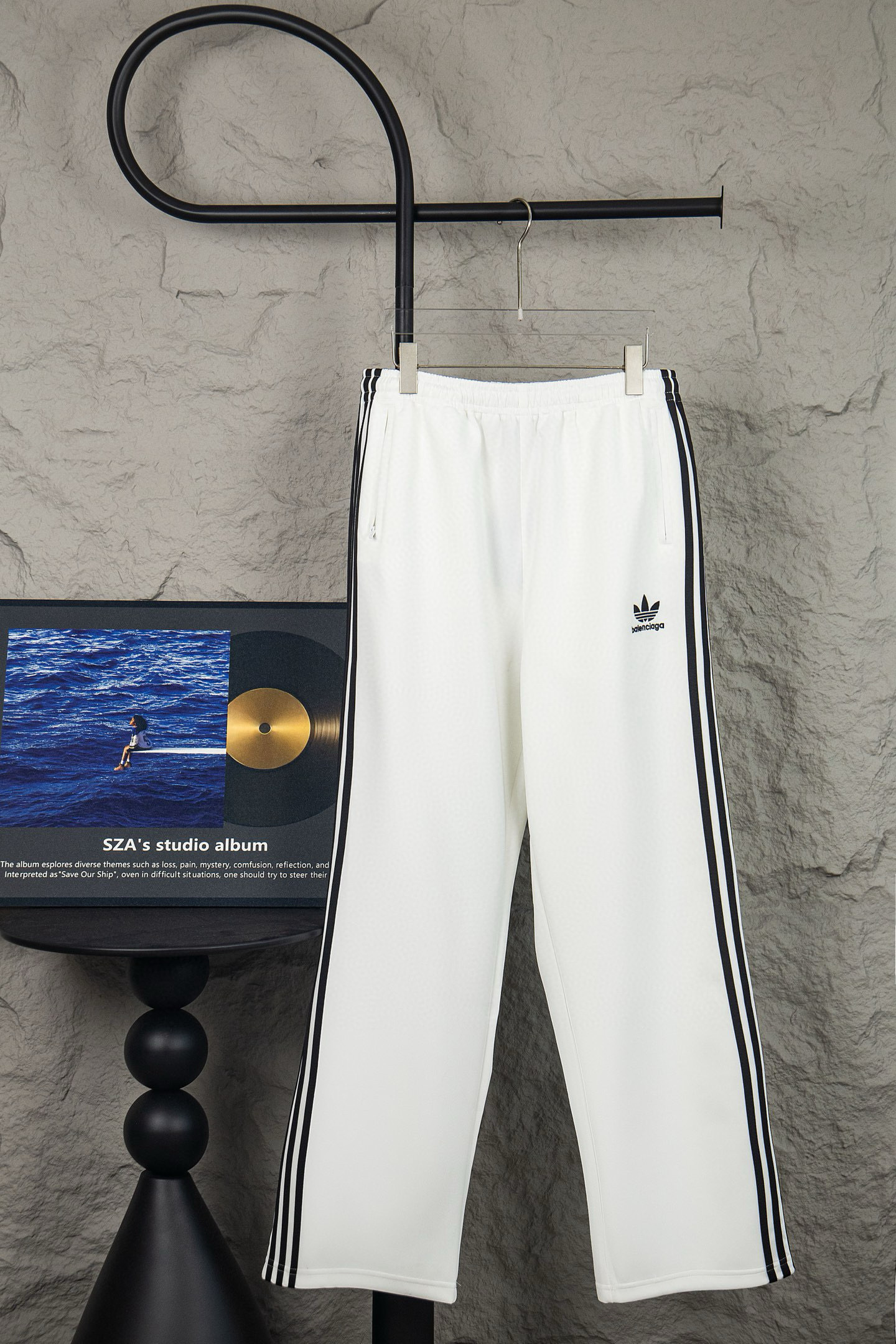 Balenciaga Pants — e35907e4 Angle 1