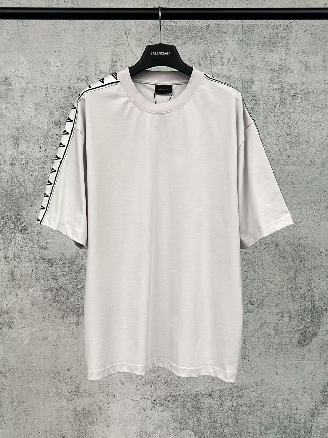 Balenciaga Shirts — 1ed44f25 Angle 1
