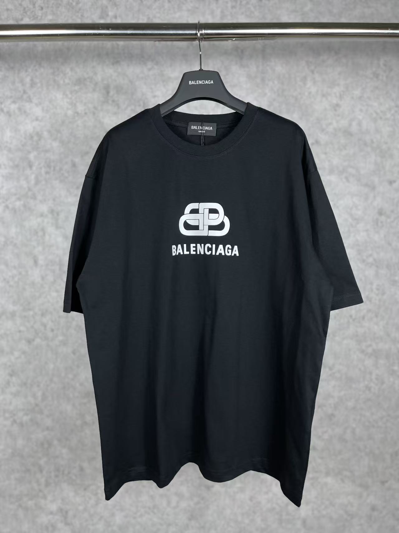 Balenciaga Shirts — 30f13975 Angle 1