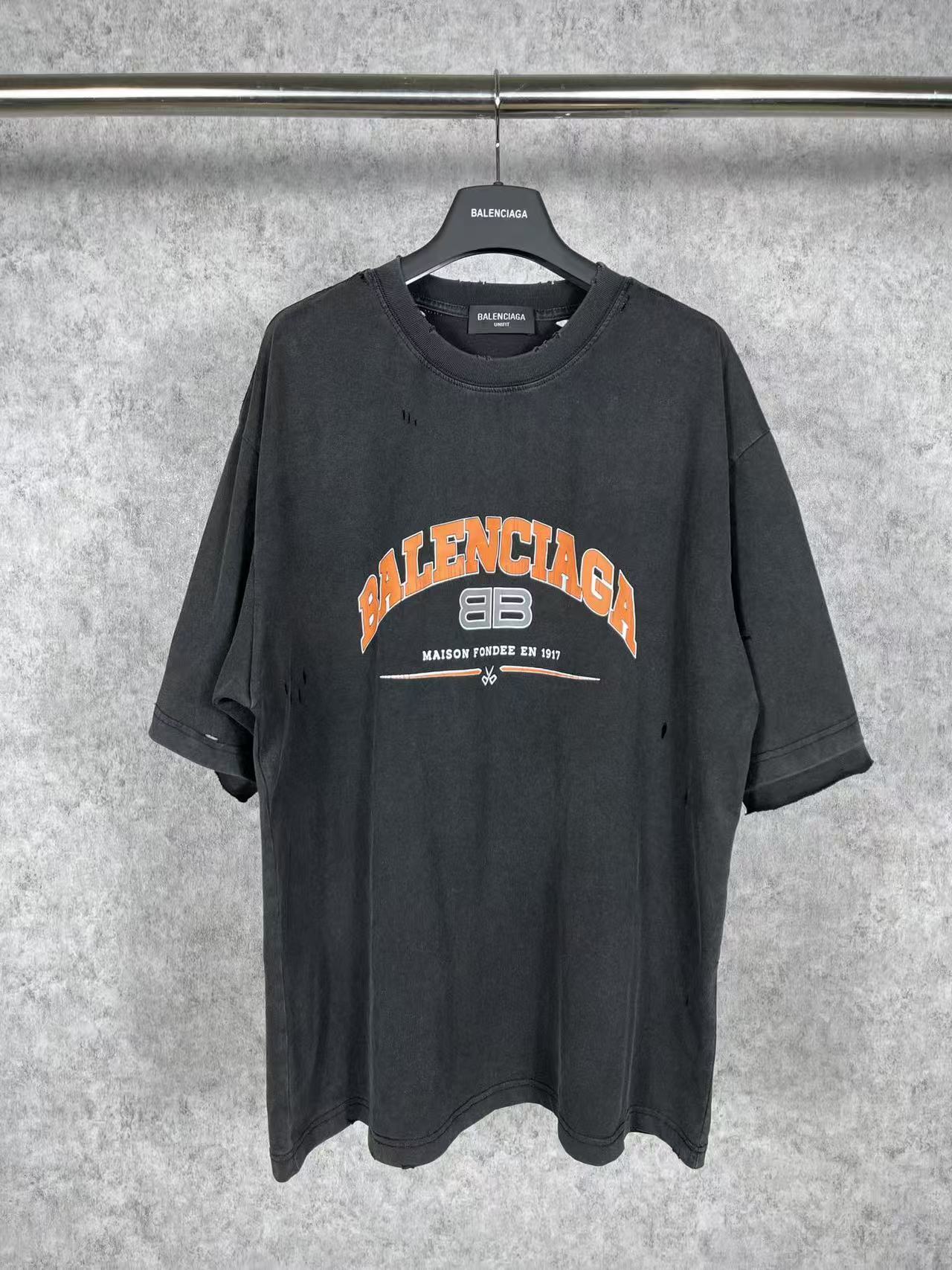 Balenciaga Shirts — 6009cb75 Angle 1