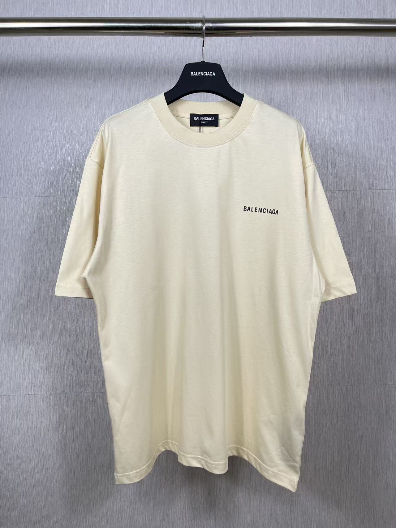 Balenciaga Shirts — 67ea5e2b Angle 1