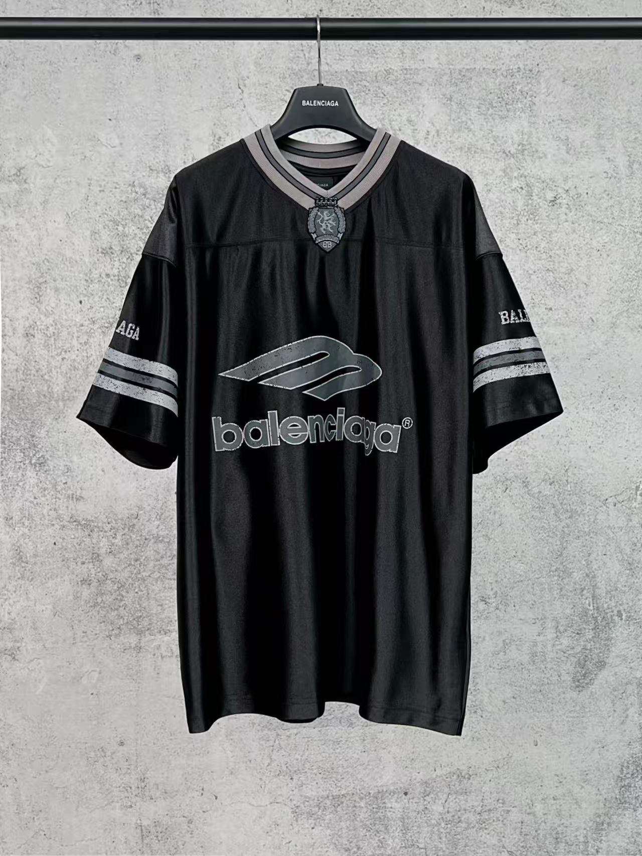 Balenciaga Shirts — 99efe60d Angle 1