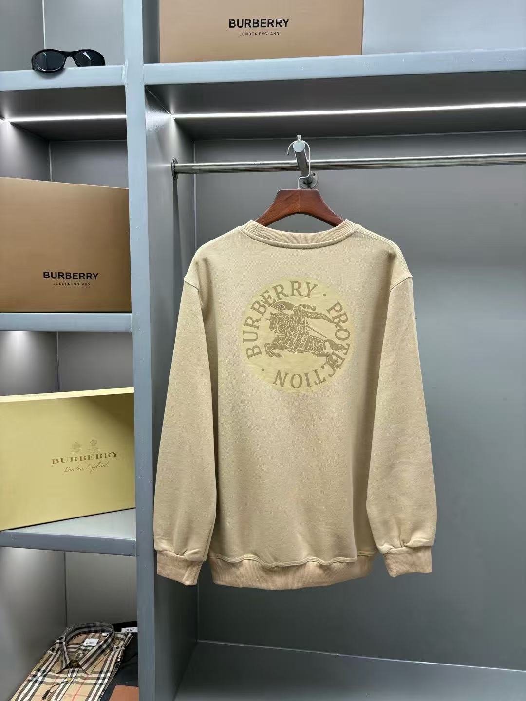 Burberry Hoodie — 056ef931 Angle 1