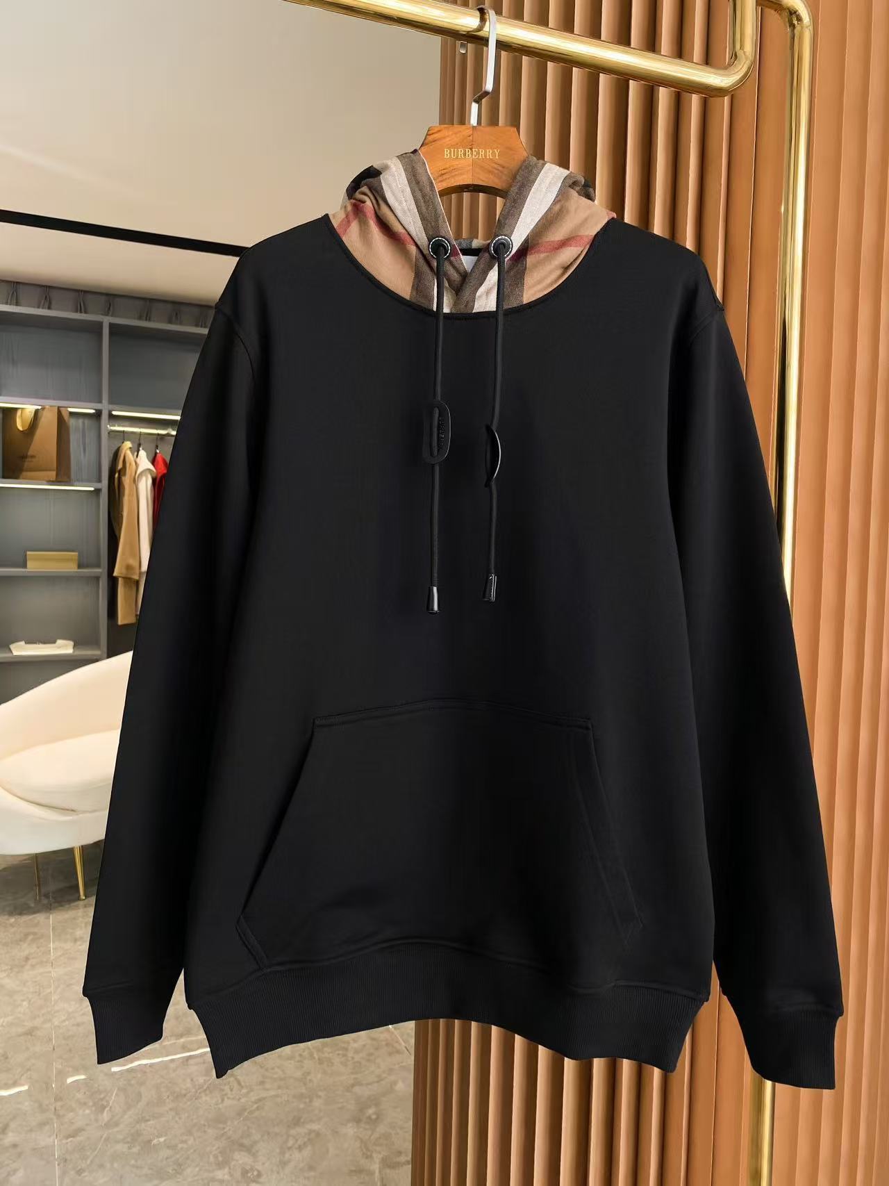 Burberry Hoodie — 08217a09 Angle 1