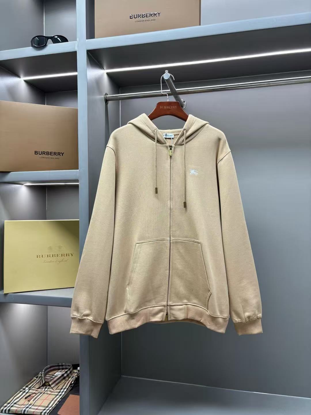 Burberry Hoodie — 373f811d Angle 1