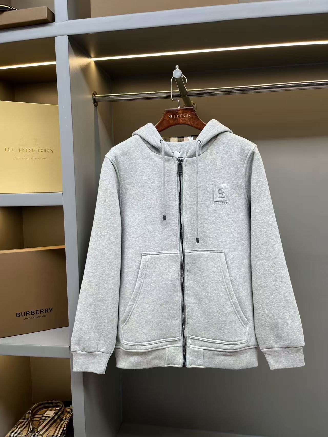 Burberry Hoodie — 671ef3f4 Angle 1