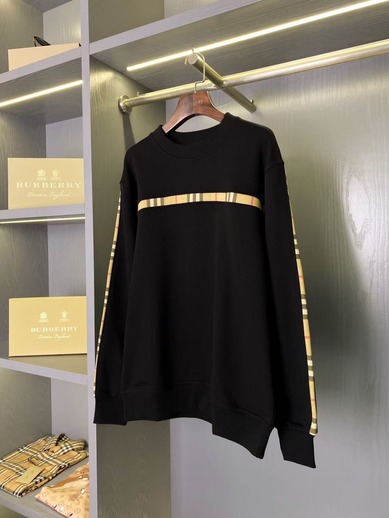 Burberry Hoodie — a2b1b0c1 Angle 1