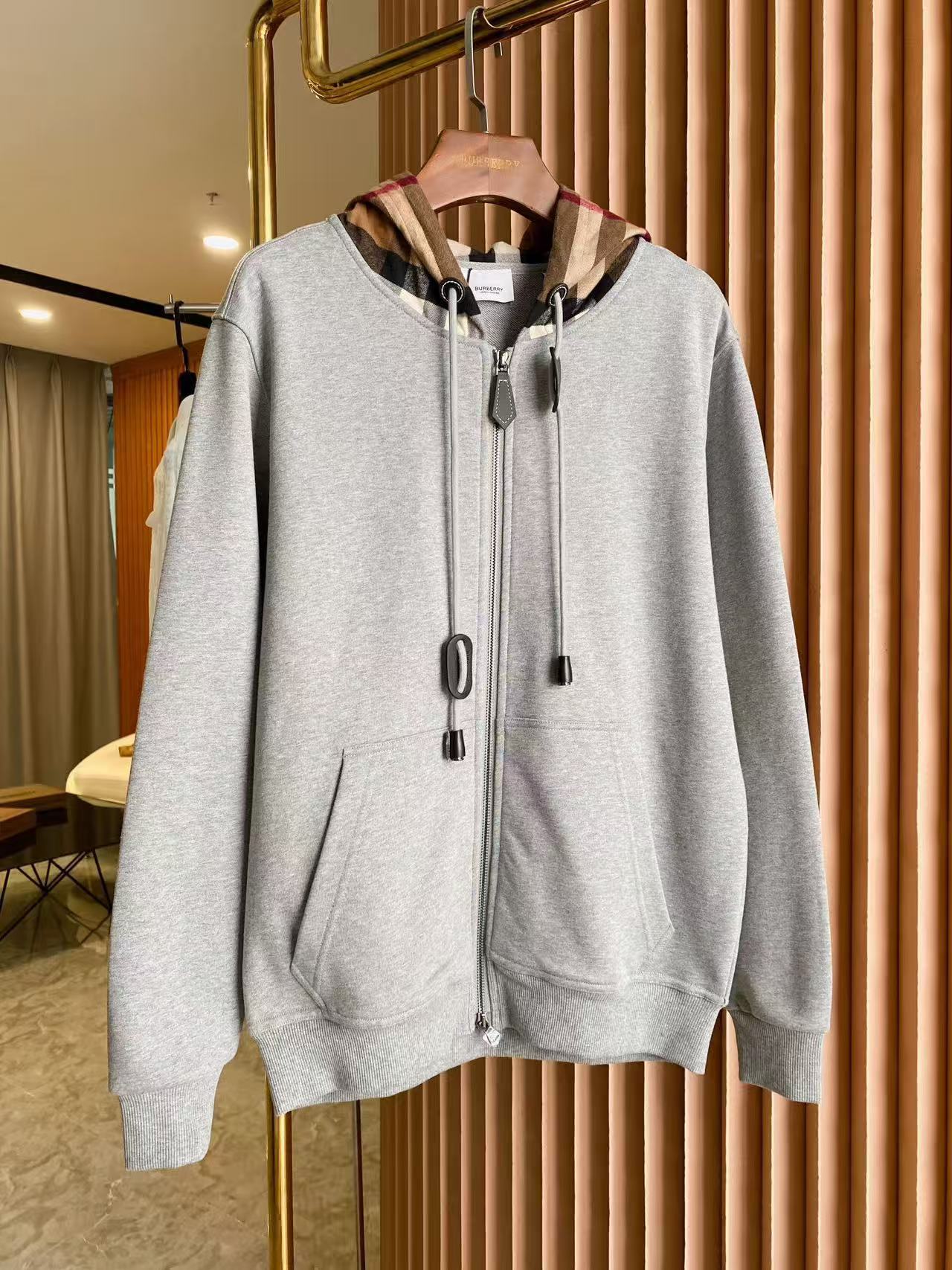 Burberry Hoodie — bf91a17b Angle 1
