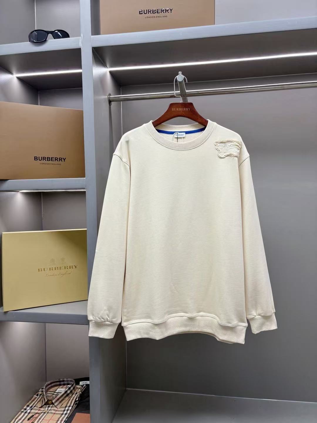 Burberry Hoodie — c4618a59 Angle 1