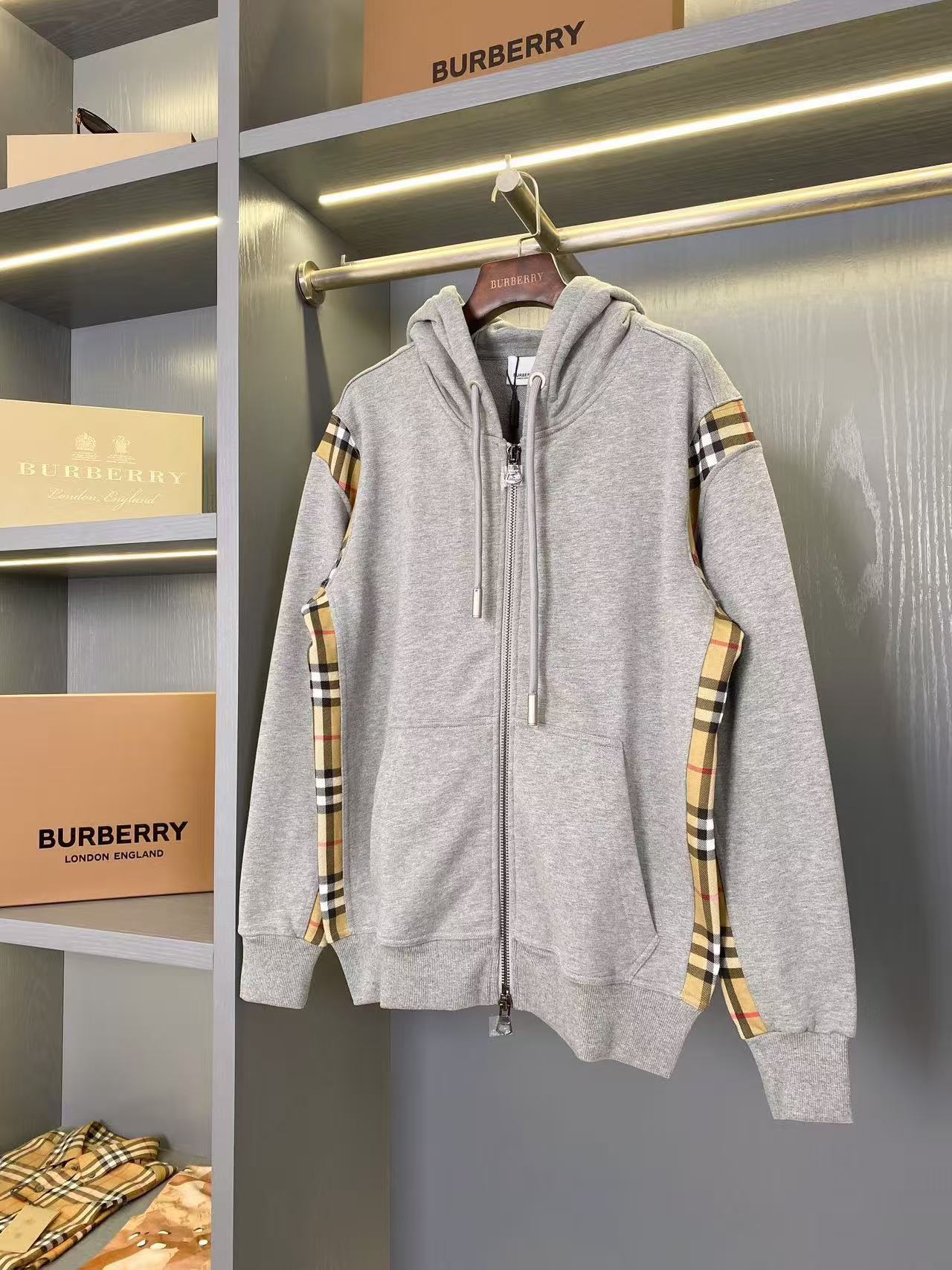 Burberry Hoodie — c54ffb7f Angle 1