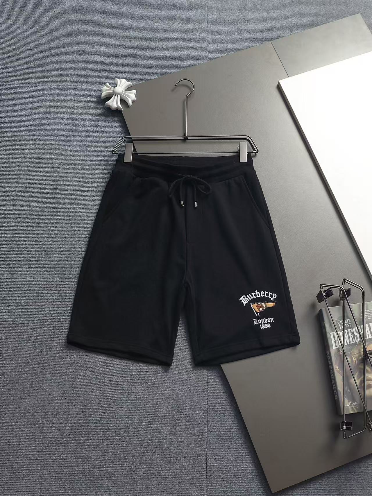 Burberry Pants — bbefc062 Angle 1