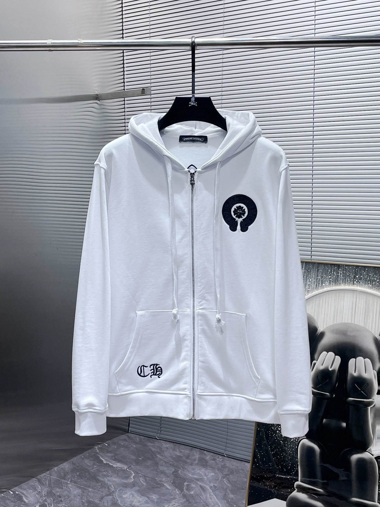 Chrome Hearts Hoodie — 8cdaae0f Angle 1