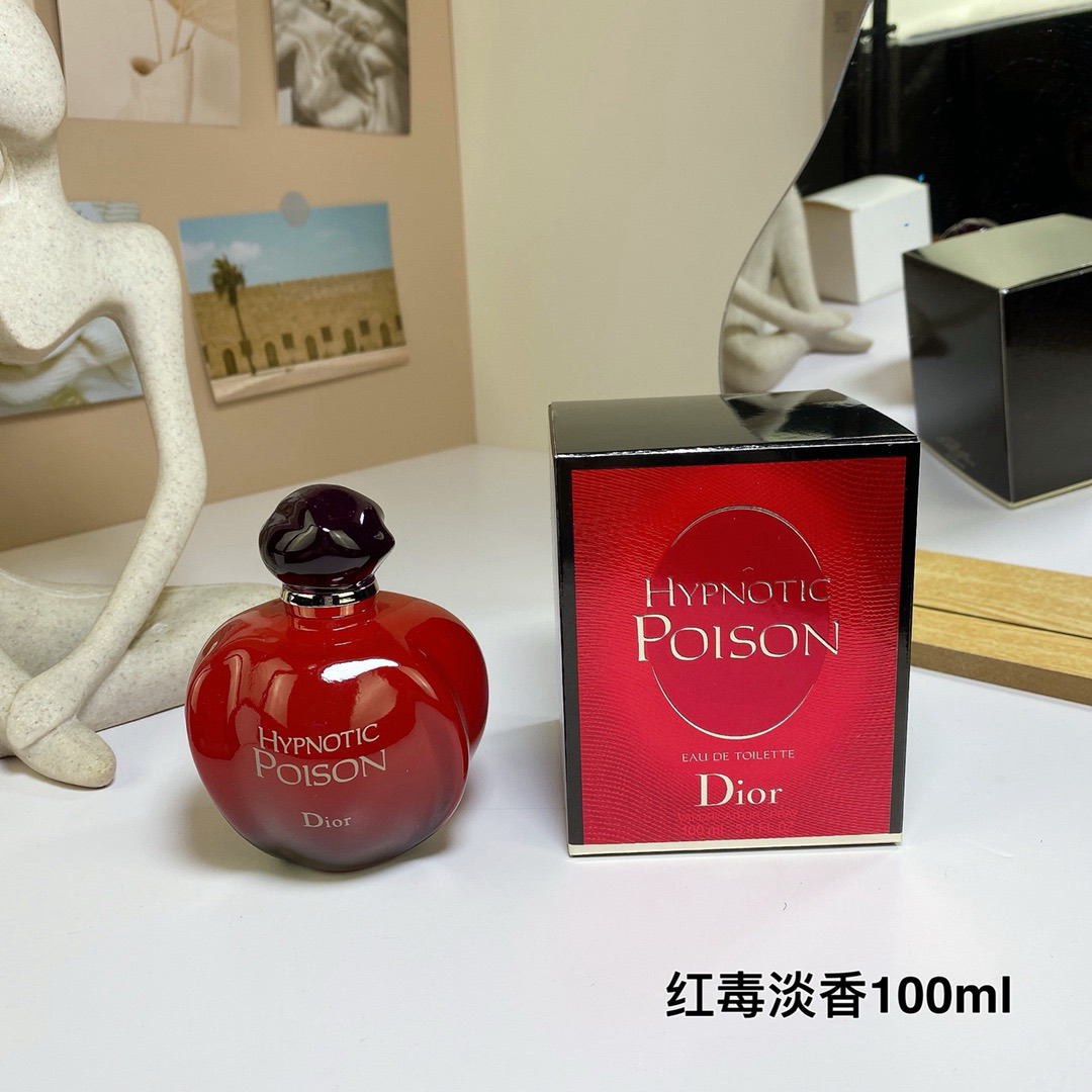 Cologne f66c5ea4 Angle 1
