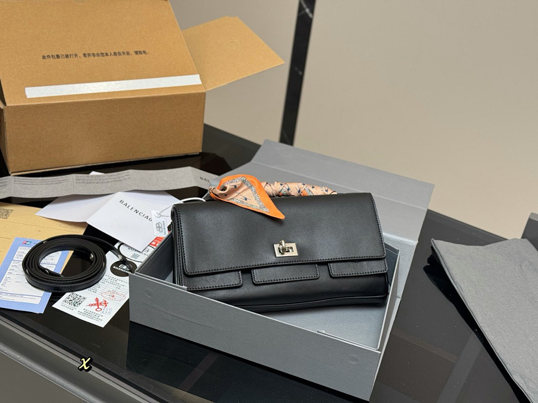 Designer Bags Balenciaga — U177 Angle 1