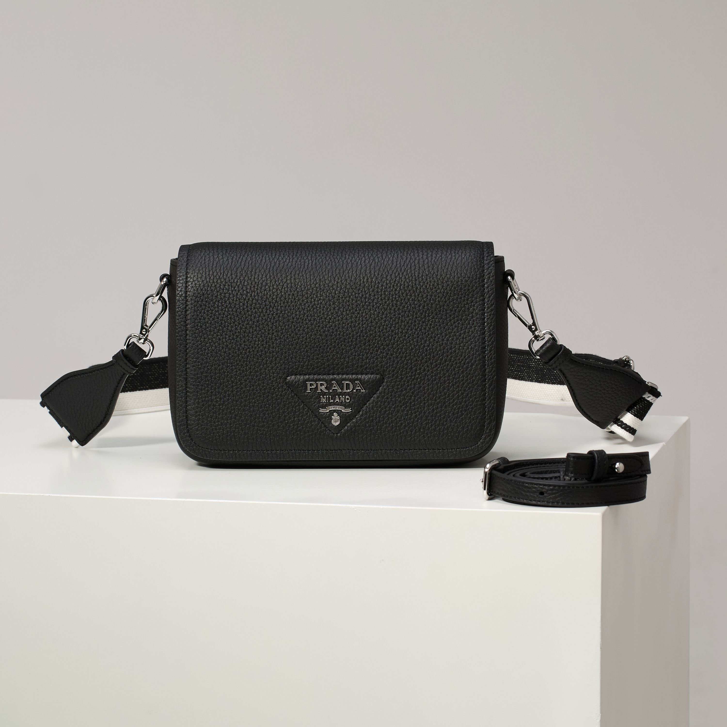 Designer Bags Prada — D314-4 Angle 1