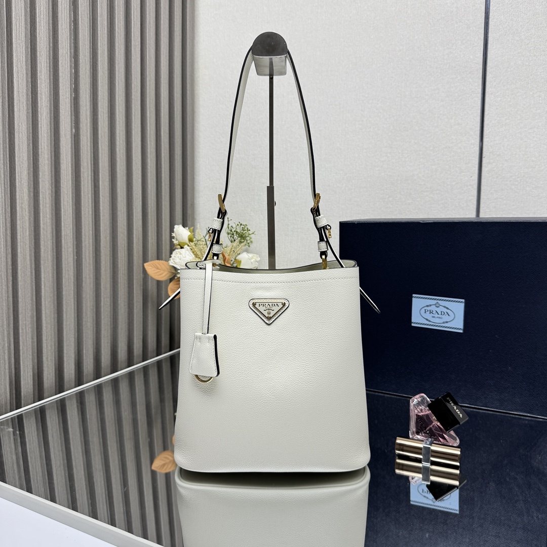 Designer Bags Prada — E080-3 Angle 1
