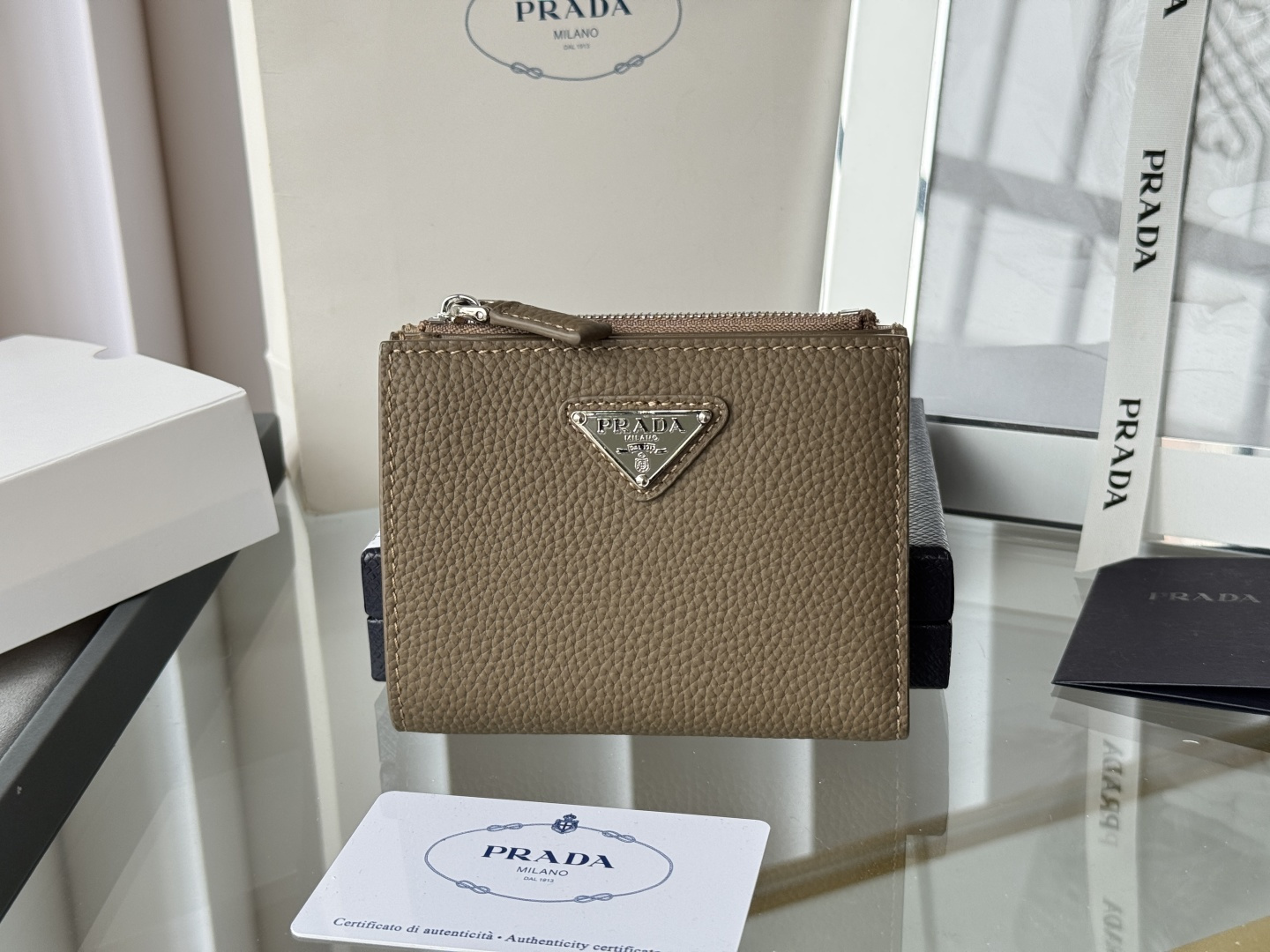 Designer Bags Prada — L049-2 Angle 1