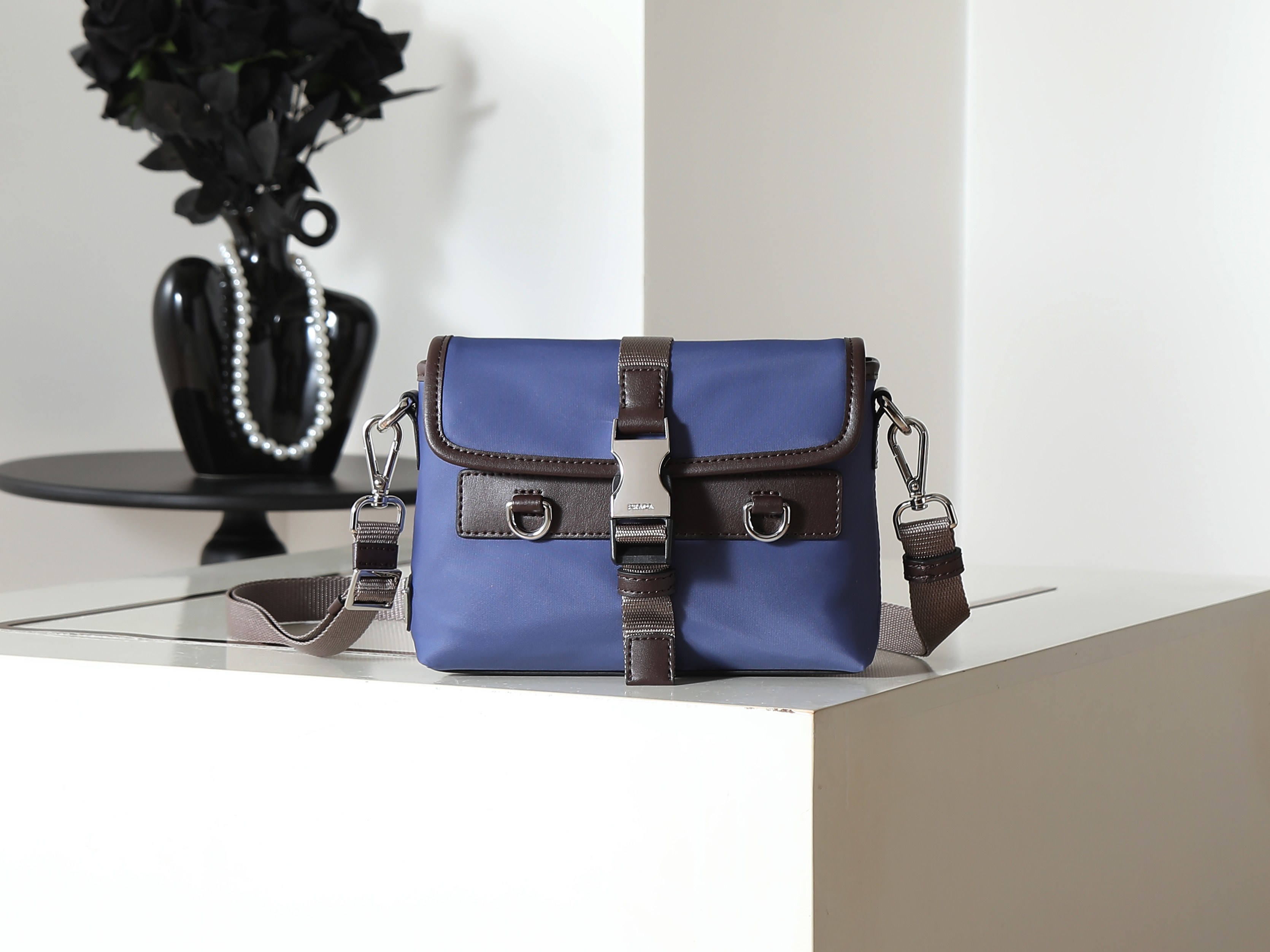 Designer Bags Prada — T071-3 Angle 1
