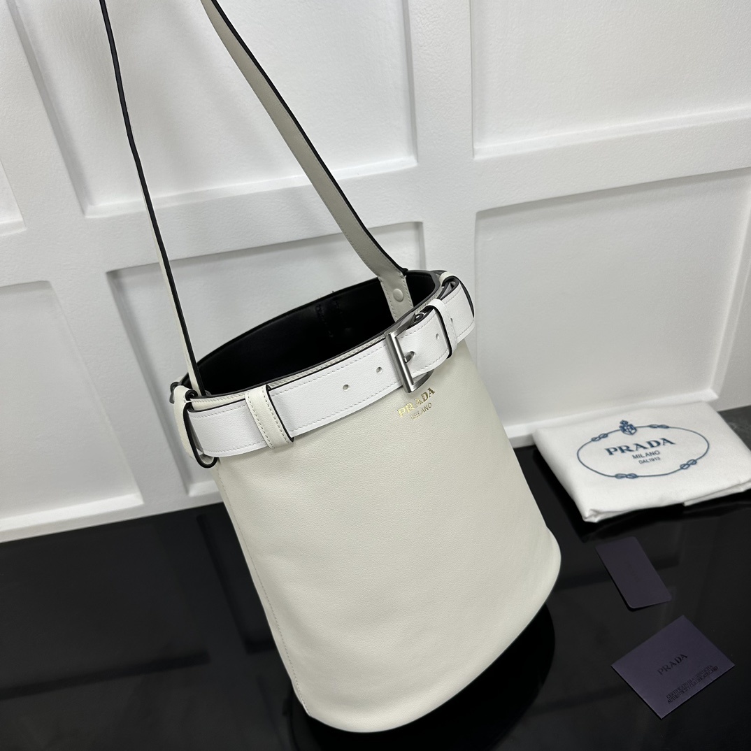 Designer Bags Prada — E085-1 Angle 1