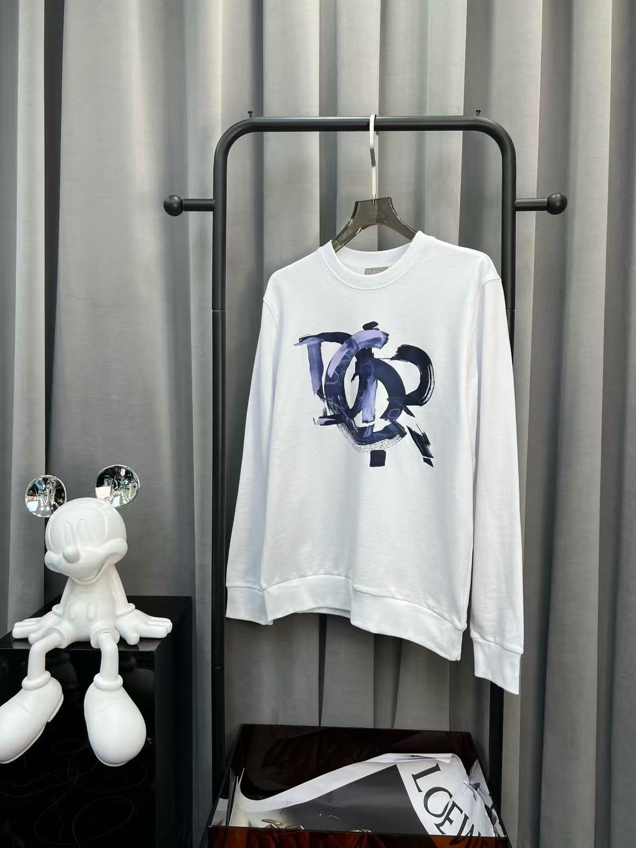 Dior Hoodie — 05d5d9ad Angle 1