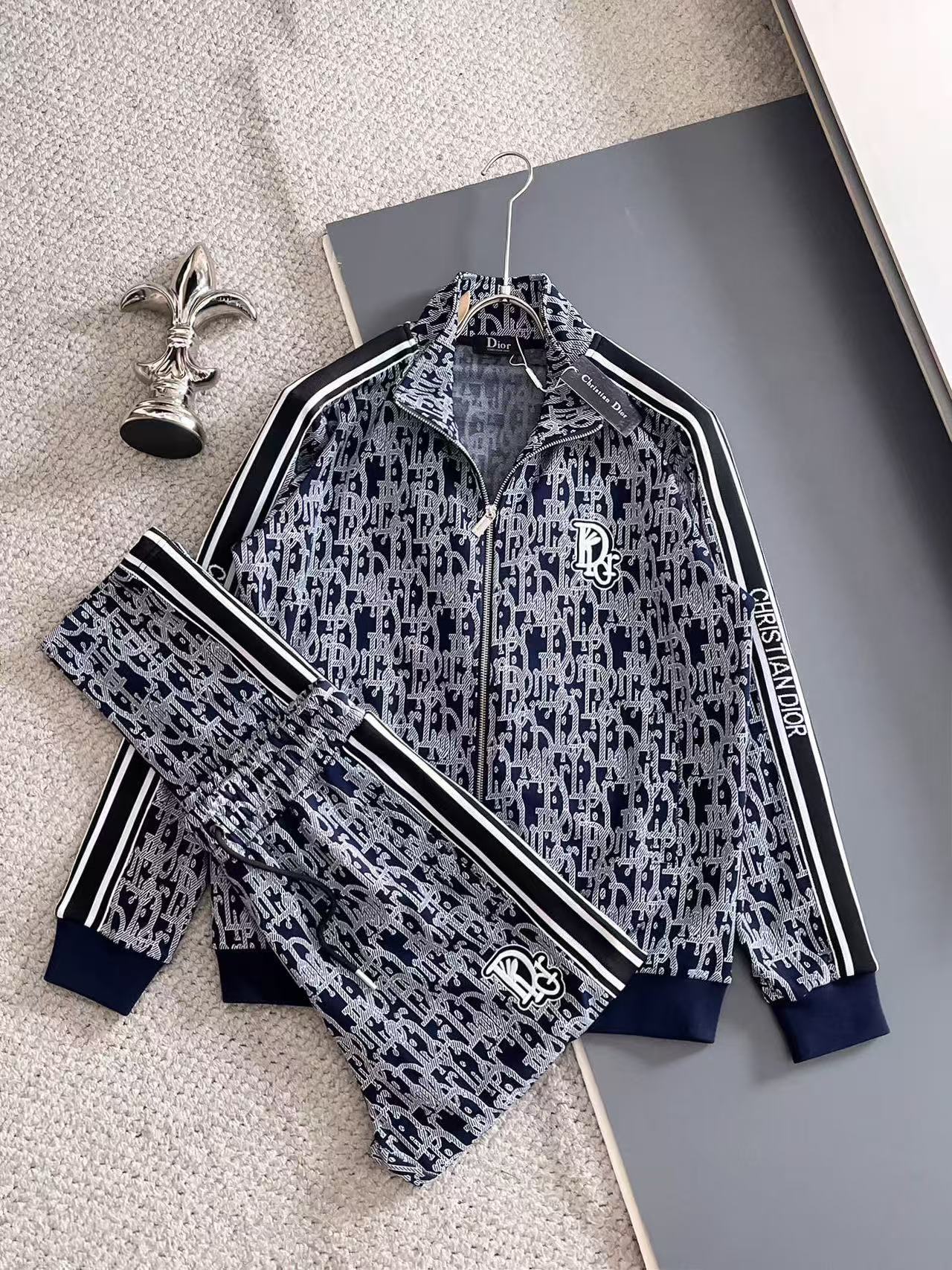 Dior Hoodie — 2d29dc10 Angle 1