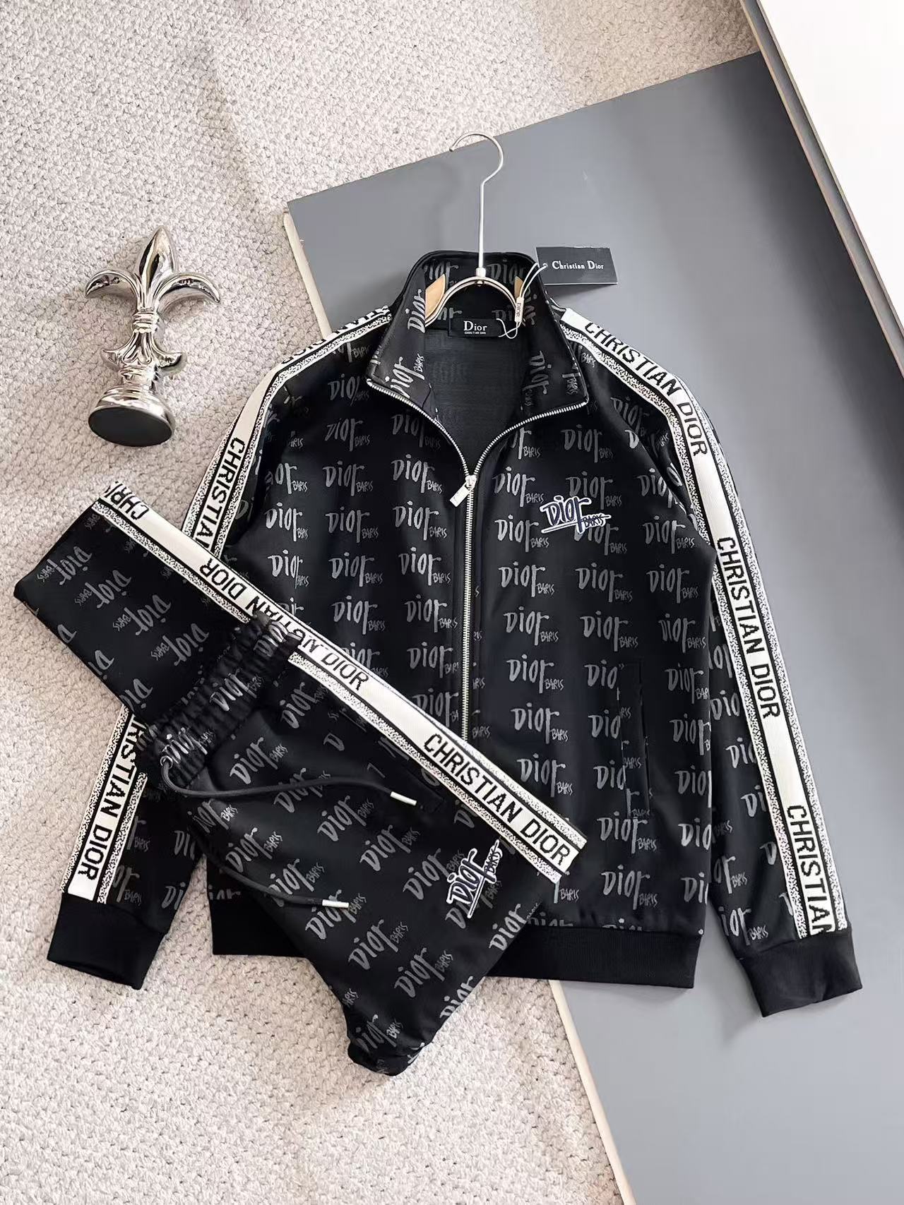 Dior Hoodie — 3be6bcde Angle 1