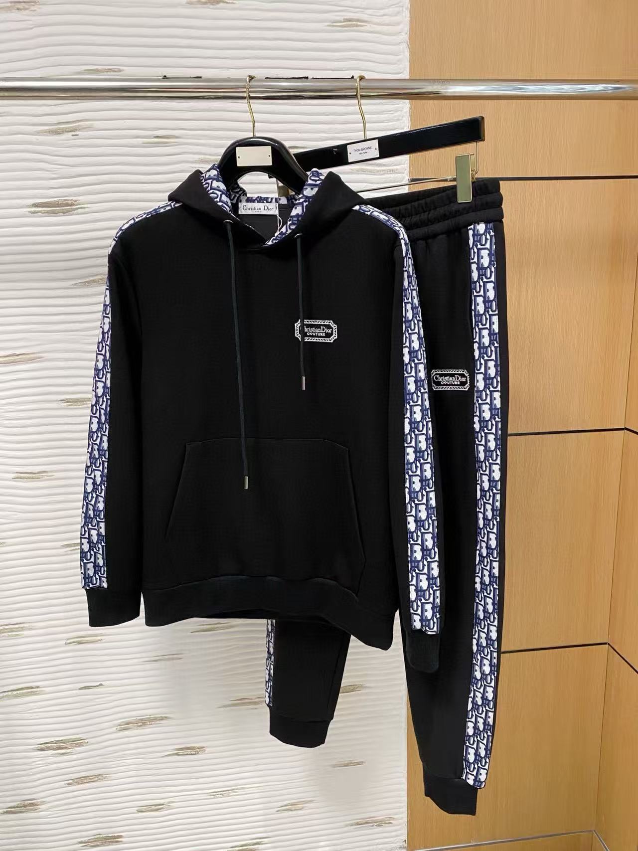 Dior Hoodie — 9301257d Angle 1
