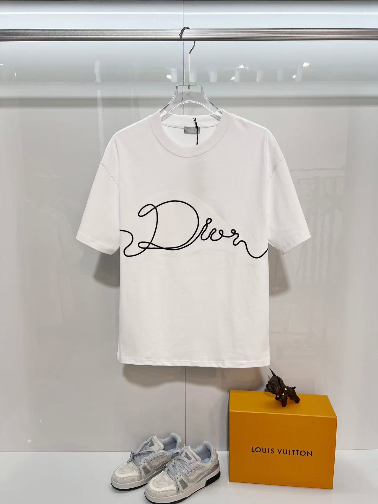 Dior Shirts — 012f098a Angle 1