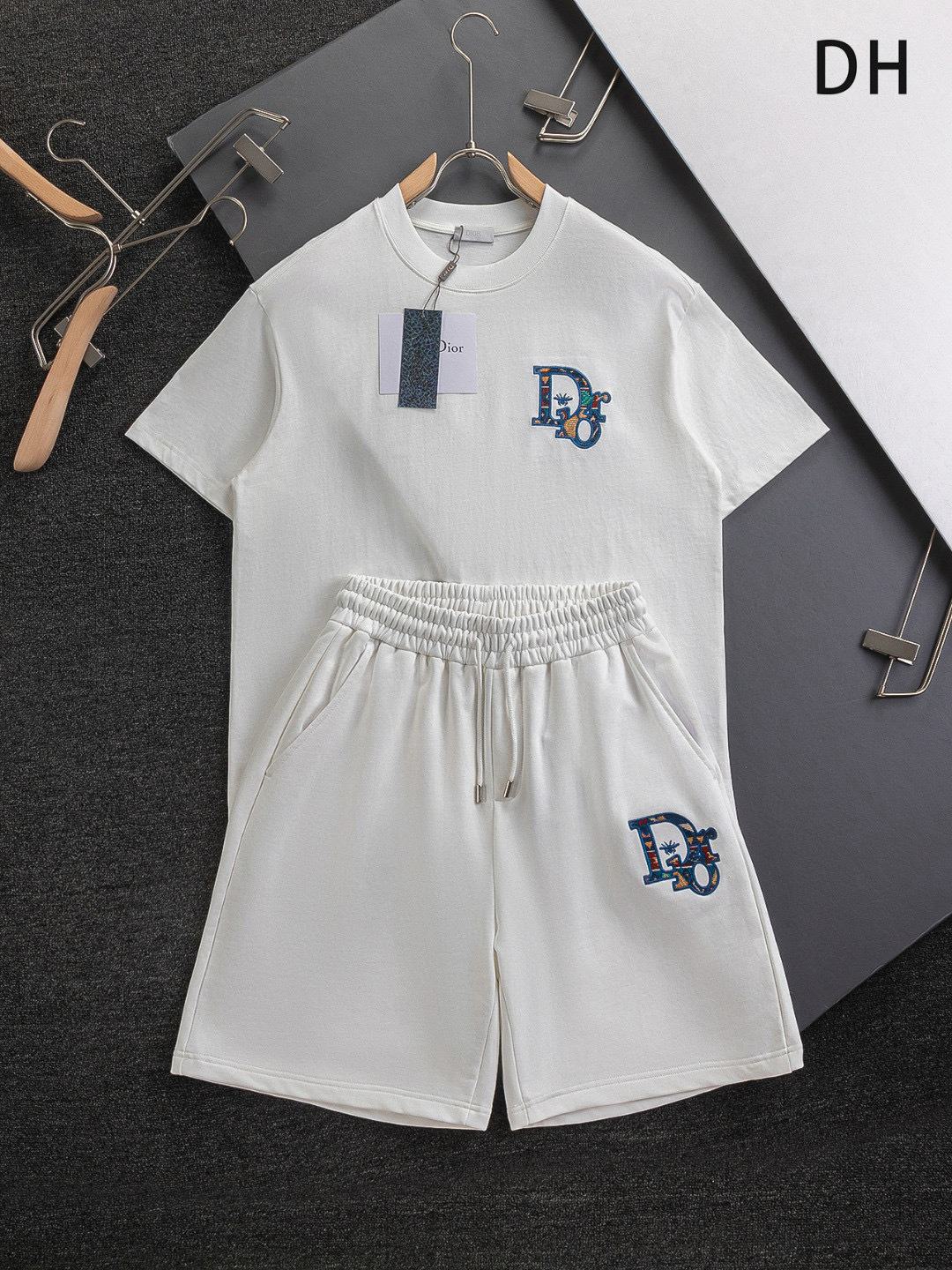 Dior Shirts — 37ad85b4 Angle 1