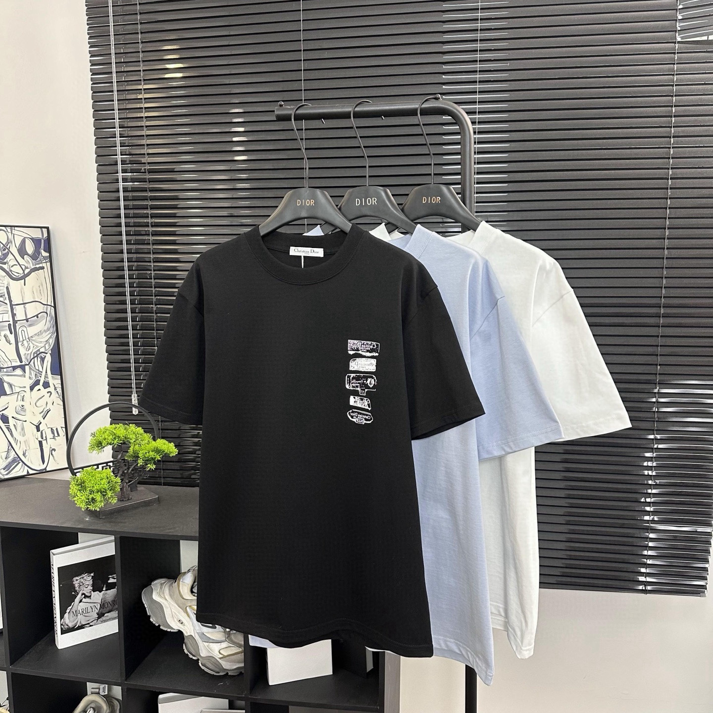 Dior Shirts — 83f7c487 Angle 1