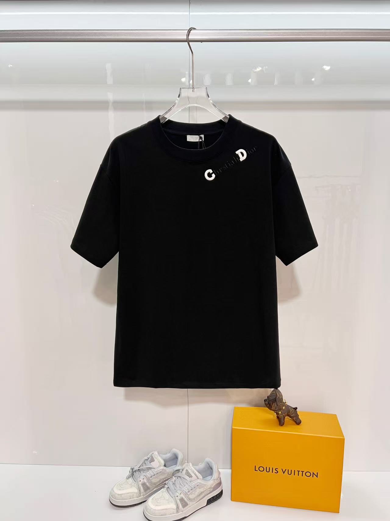 Dior Shirts — 8a4b520f Angle 1